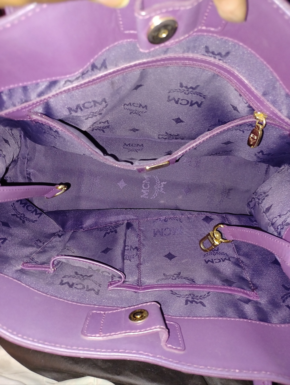 MCM Vintage Limited Edition Patent Leather Monogram Tote Bag in Deep Plum - Picture 5 of 7